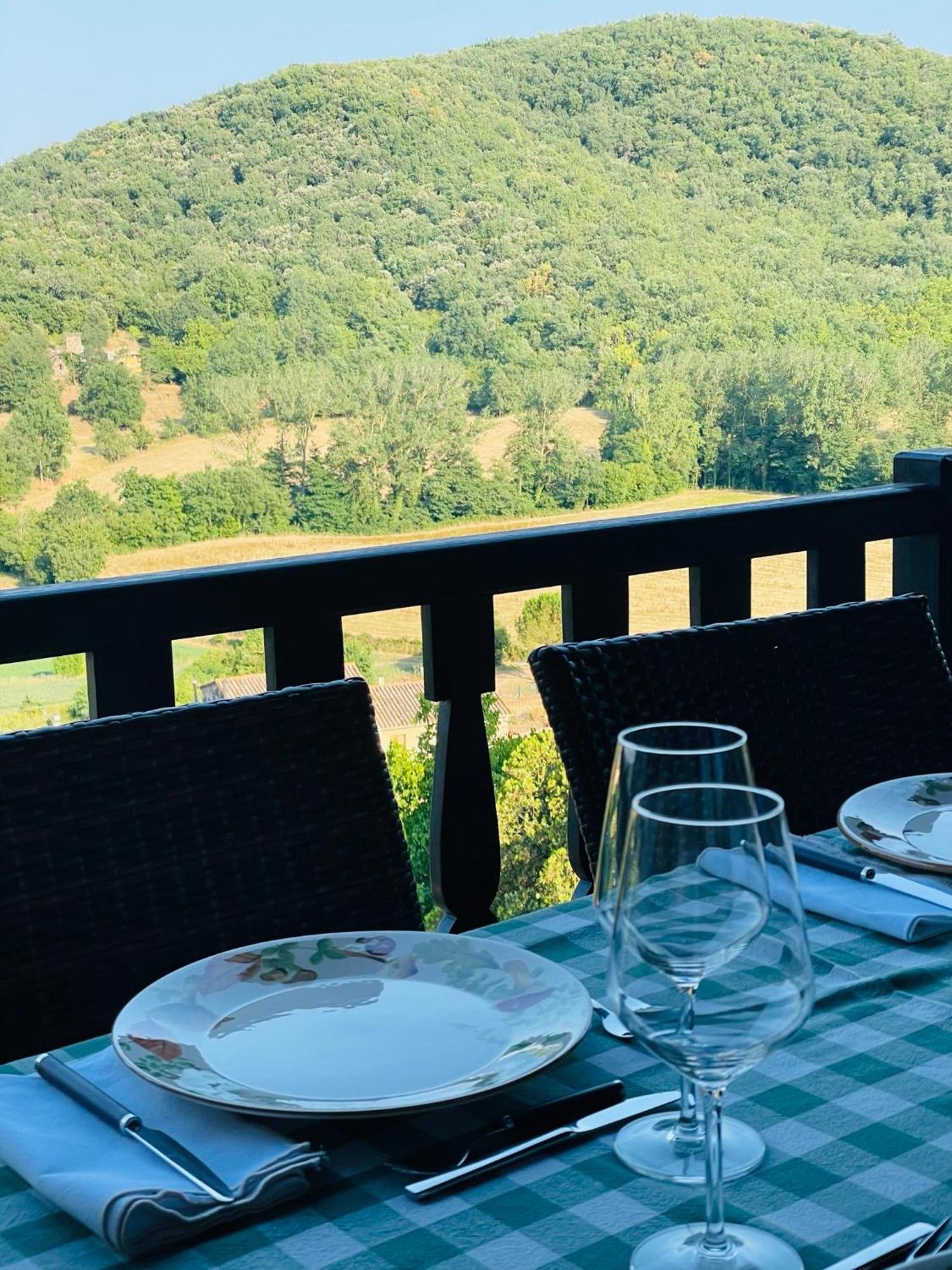 Hotel Cal Sastre Santa Pau Ruang foto
