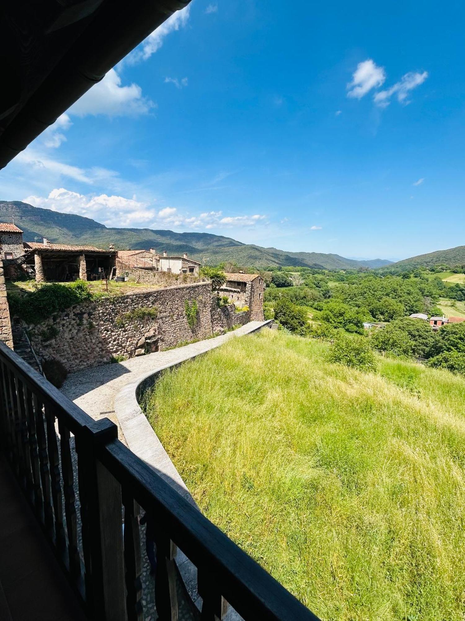 Hotel Cal Sastre Santa Pau Ruang foto